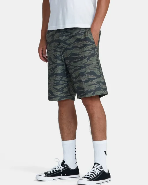 ALL TIME HEMP HYBRID 19" SHORTS