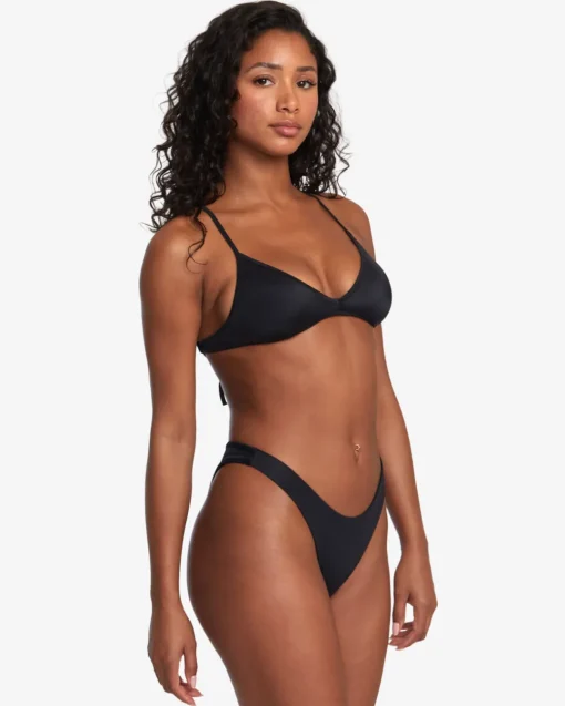 SOLID TRIANGLE CROSSBACK BIKINI TOP
