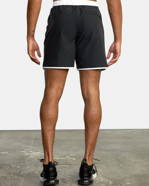 YOGGER HYBRID 17" ATHLETIC SHORTS