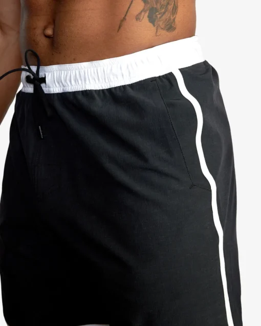 YOGGER HYBRID 17" ATHLETIC SHORTS