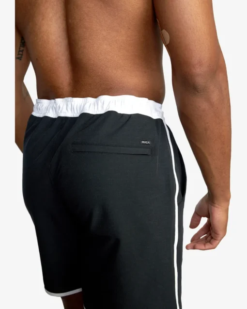 YOGGER HYBRID 17" ATHLETIC SHORTS