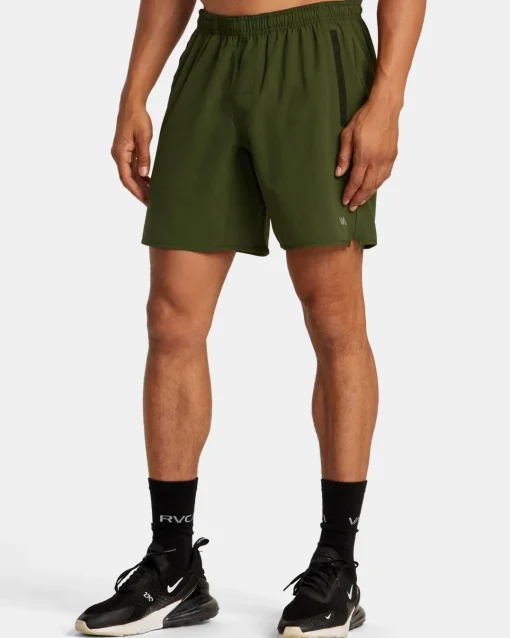 YOGGER STRETCH 17" ATHLETIC SHORTS