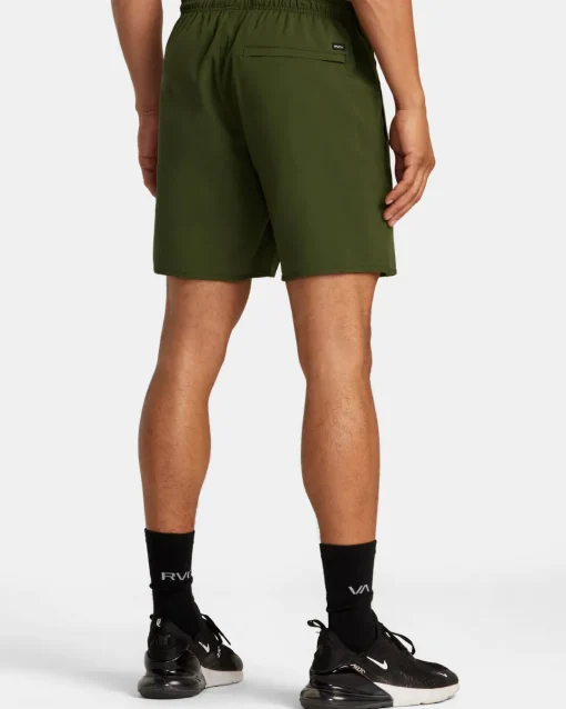 YOGGER STRETCH 17" ATHLETIC SHORTS