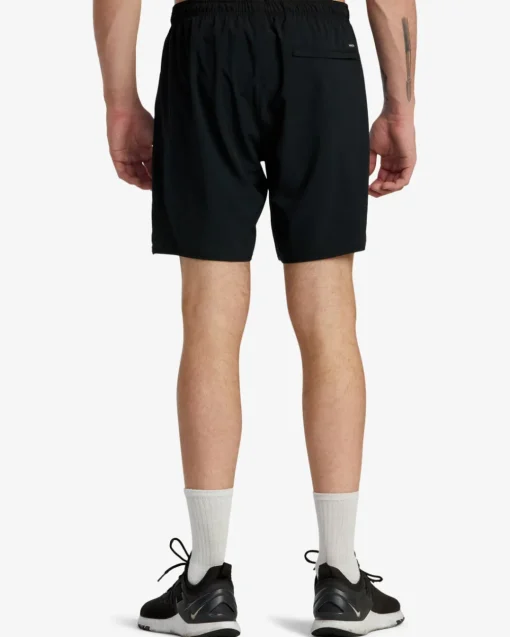 YOGGER STRETCH 17" ATHLETIC SHORTS