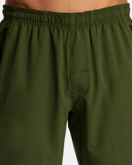 YOGGER STRETCH 17" ATHLETIC SHORTS