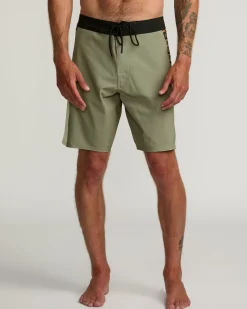 APEX 2 BOARDSHORTS 18''