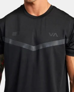 RVCA RUNNER TECHNICAL SHORT SLEEVE TOP