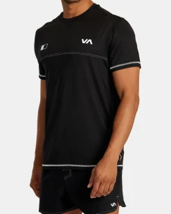 RVCA RUNNER TECHNICAL SHORT SLEEVE TOP