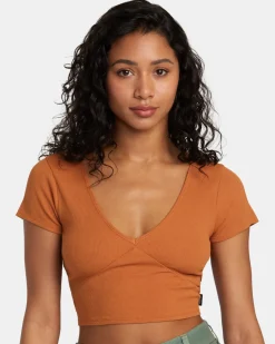 SMITTEN TOP V-NECK