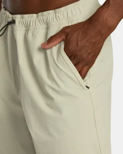 SPECTRUM TECH SHORT UTILITY SHORTS