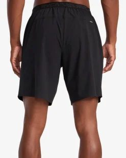 YOGGER PLUS 18" SHORTS
