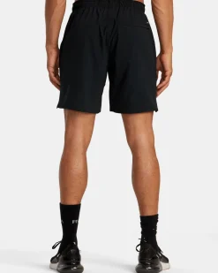 YOGGER STRETCH 17" ATHLETIC SHORTS